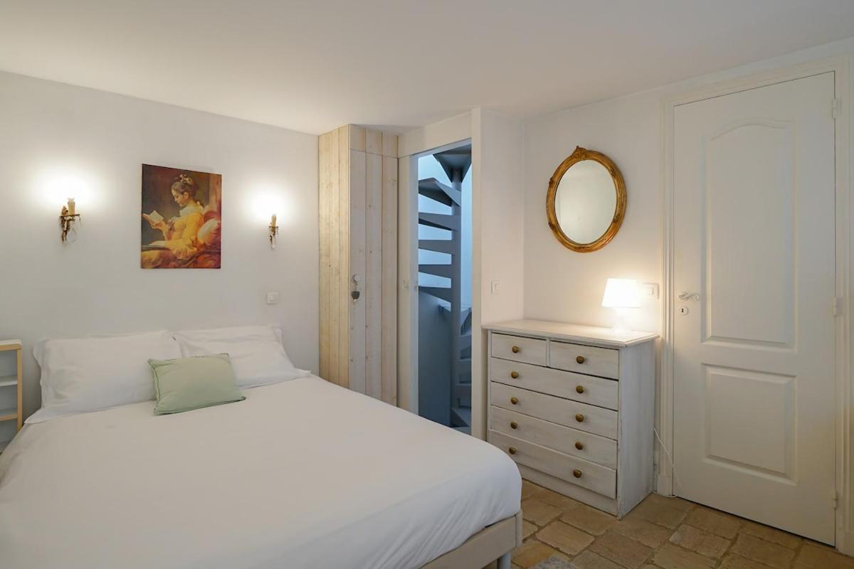 Appartement Maison Au Coeur Du Marais - Ii *